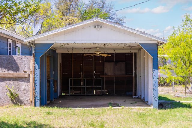 8057 County Road 606, Brownwood, TX 76801