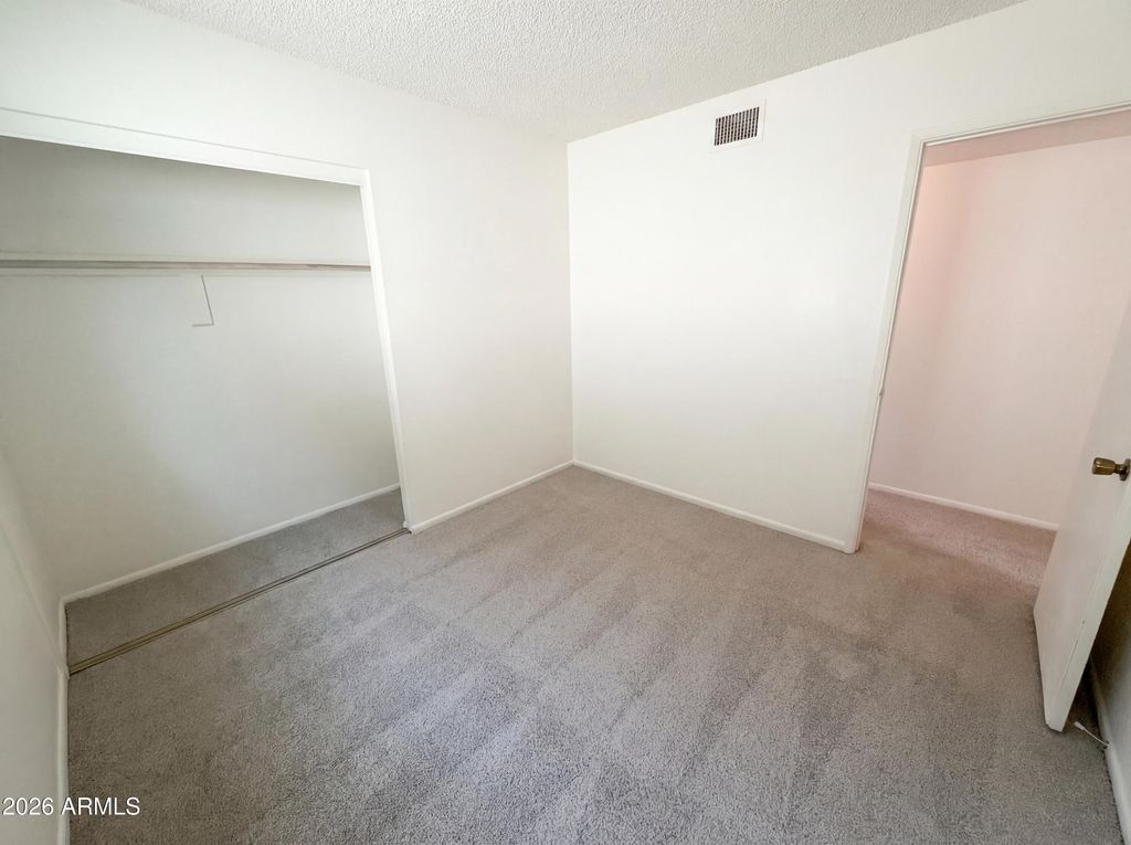 Image 4 of property listing at 4150 W MEDLOCK Drive, Phoenix, AZ 85019