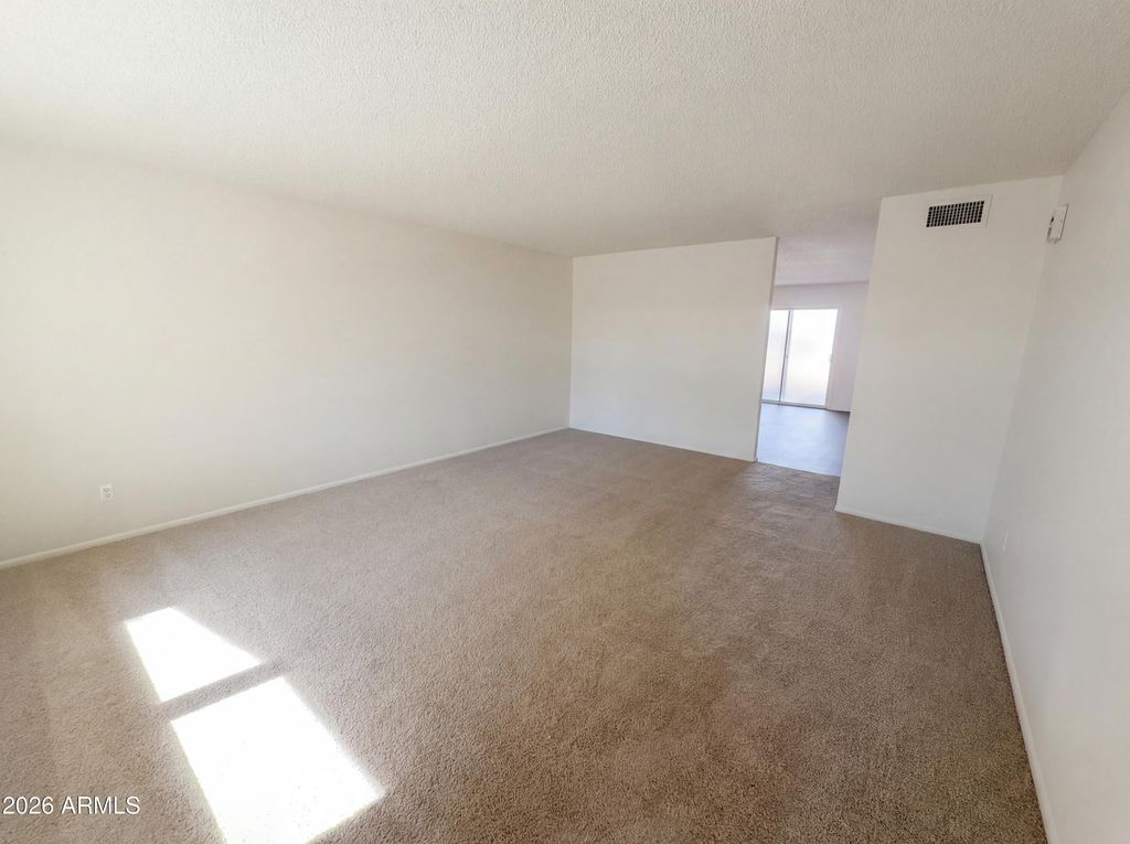 Image 8 of property listing at 4150 W MEDLOCK Drive, Phoenix, AZ 85019