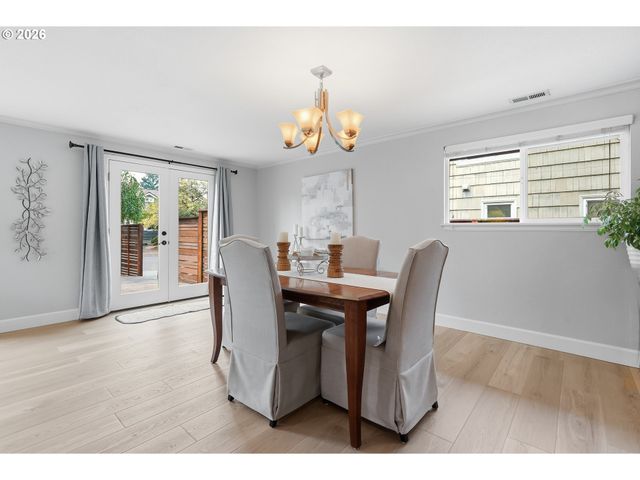 21 Ne BRYANT St, Portland, OR 97211