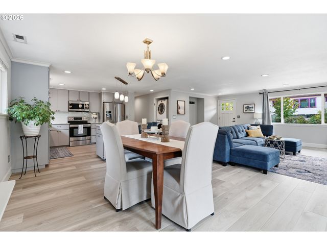 21 Ne BRYANT St, Portland, OR 97211