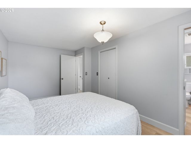 21 Ne BRYANT St, Portland, OR 97211