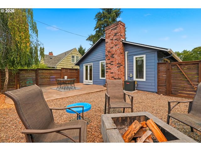 21 Ne BRYANT St, Portland, OR 97211