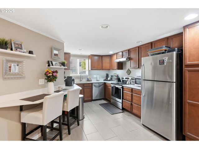 21 Ne BRYANT St, Portland, OR 97211