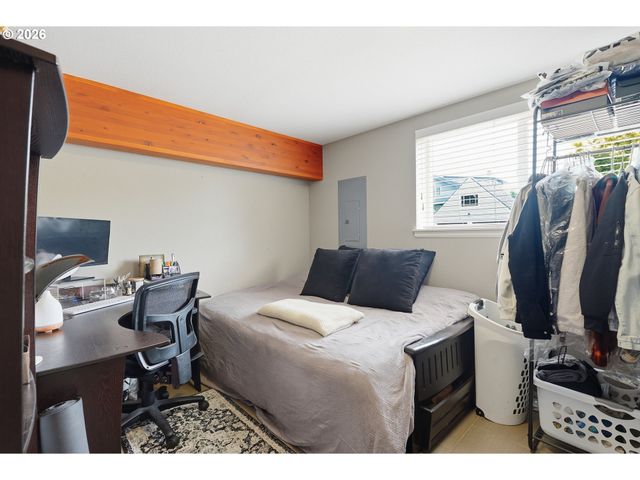 21 Ne BRYANT St, Portland, OR 97211