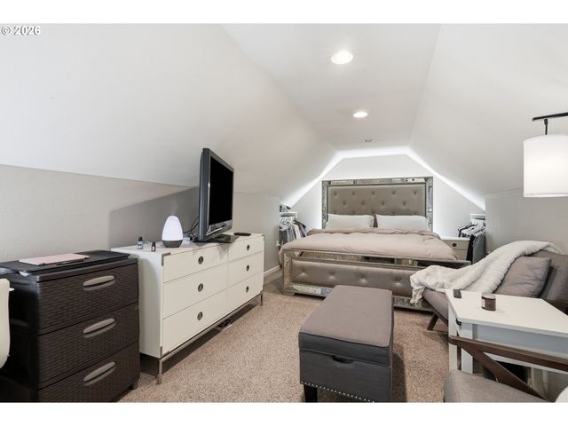 21 Ne BRYANT St, Portland, OR 97211