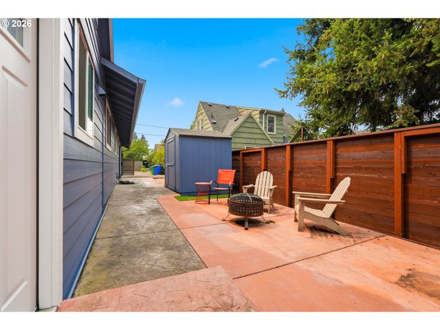 21 Ne BRYANT St, Portland, OR 97211