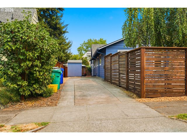 21 Ne BRYANT St, Portland, OR 97211