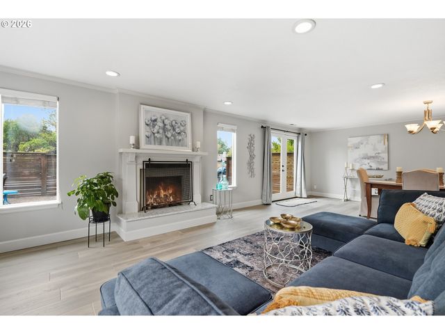 21 Ne BRYANT St, Portland, OR 97211