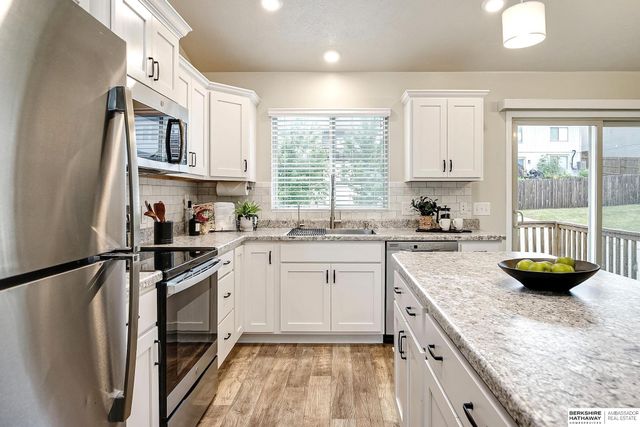 7811 N 82nd Avenue, Omaha, NE 68122