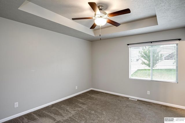 7811 N 82nd Avenue, Omaha, NE 68122