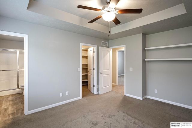 7811 N 82nd Avenue, Omaha, NE 68122