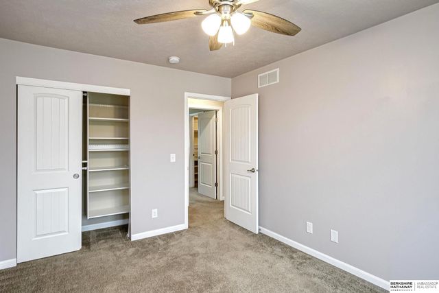 7811 N 82nd Avenue, Omaha, NE 68122