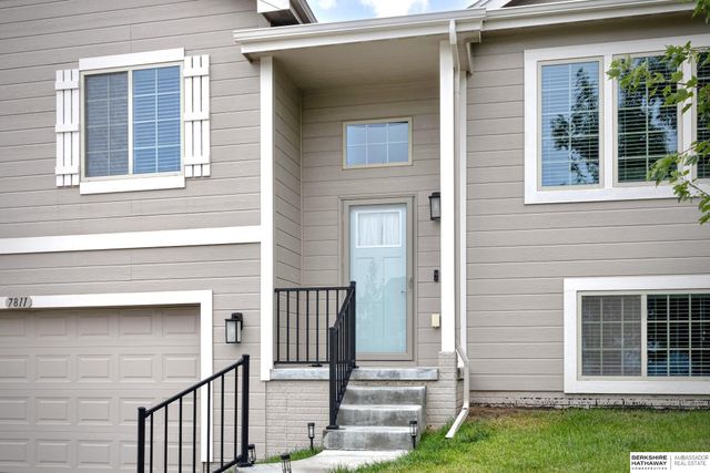 7811 N 82nd Avenue, Omaha, NE 68122