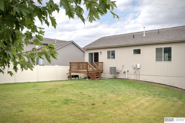 7811 N 82nd Avenue, Omaha, NE 68122