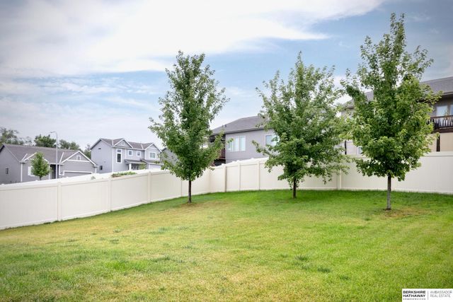 7811 N 82nd Avenue, Omaha, NE 68122