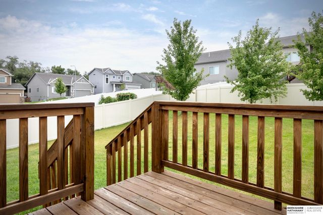 7811 N 82nd Avenue, Omaha, NE 68122