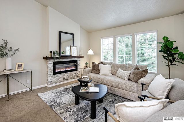 7811 N 82nd Avenue, Omaha, NE 68122
