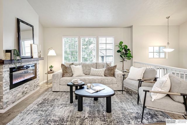 7811 N 82nd Avenue, Omaha, NE 68122