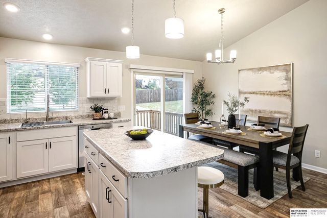 7811 N 82nd Avenue, Omaha, NE 68122