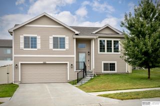 7811 N 82nd Avenue, Omaha, NE 68122