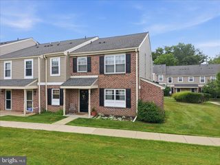 29 BARCLAY #204 U-29, Blue Bell, PA 19422