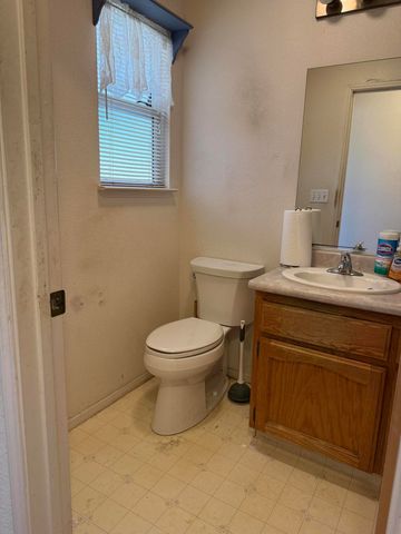 525 Cosart, Exeter, CA 93221