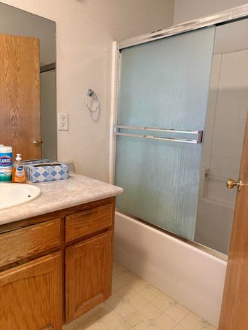 525 Cosart, Exeter, CA 93221