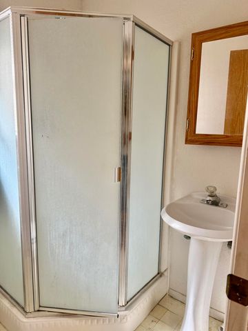 525 Cosart, Exeter, CA 93221