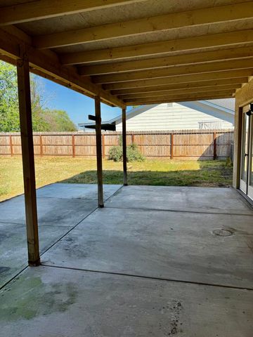 525 Cosart, Exeter, CA 93221