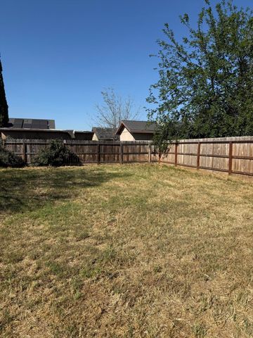 525 Cosart, Exeter, CA 93221