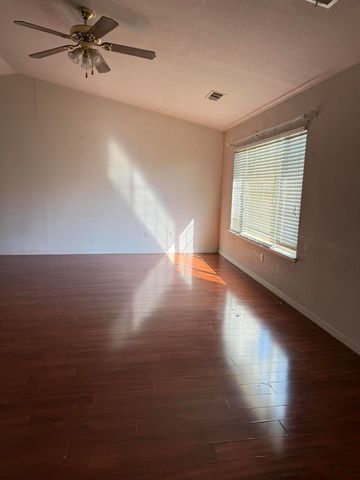 525 Cosart, Exeter, CA 93221