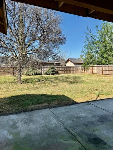 525 Cosart, Exeter, CA 93221