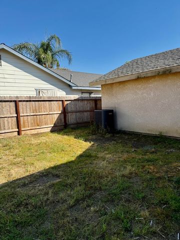 525 Cosart, Exeter, CA 93221