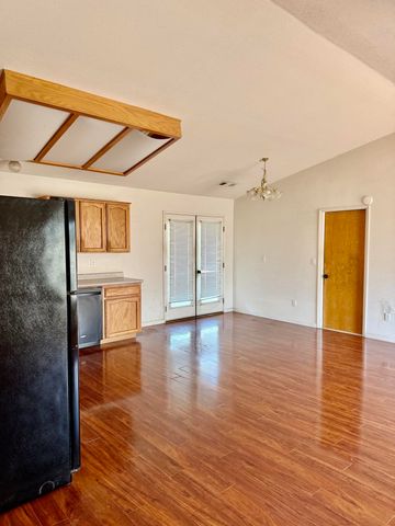 525 Cosart, Exeter, CA 93221