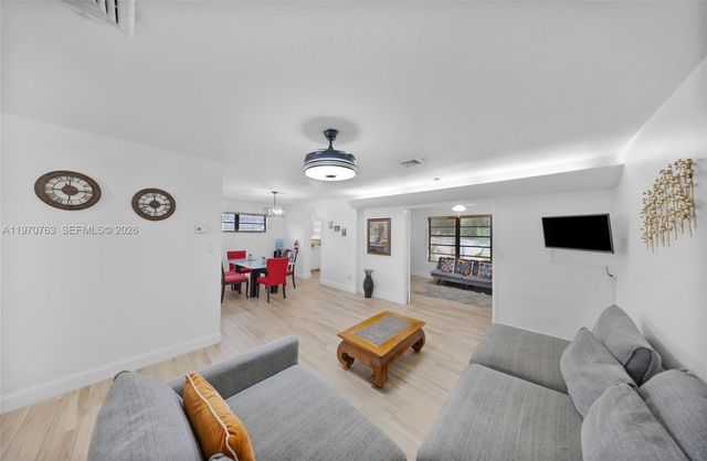 911 N Park Rd, Hollywood, FL 33021