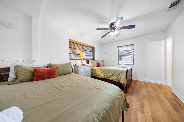 911 N Park Rd, Hollywood, FL 33021