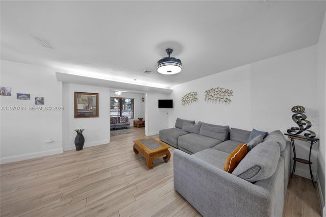 911 N Park Rd, Hollywood, FL 33021