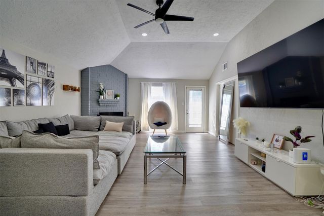 4010 Oak Terrace Court, Houston, TX 77082