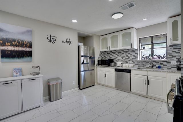 4010 Oak Terrace Court, Houston, TX 77082