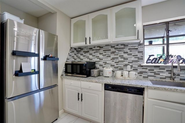 4010 Oak Terrace Court, Houston, TX 77082