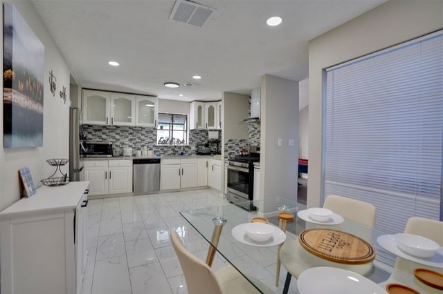 4010 Oak Terrace Court, Houston, TX 77082