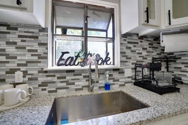 4010 Oak Terrace Court, Houston, TX 77082