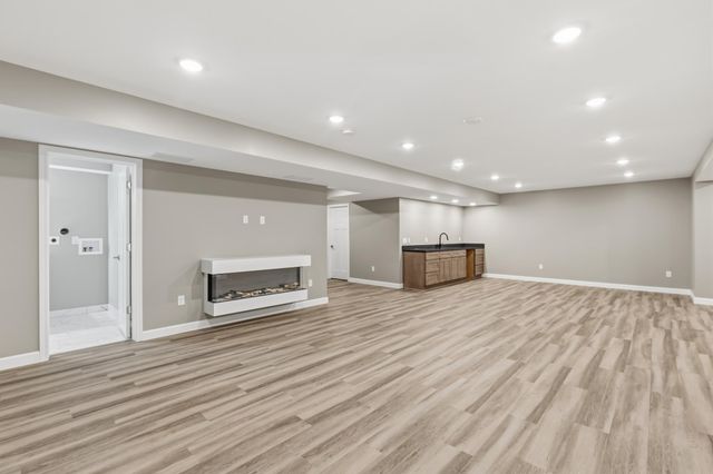 20481 Ginger Court, Lakeville, MN 55044