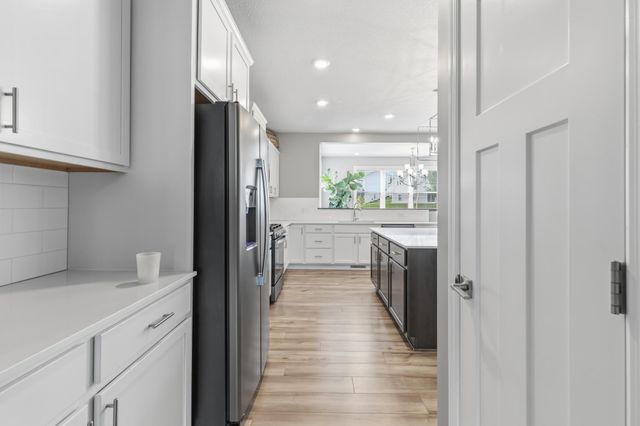 20481 Ginger Court, Lakeville, MN 55044