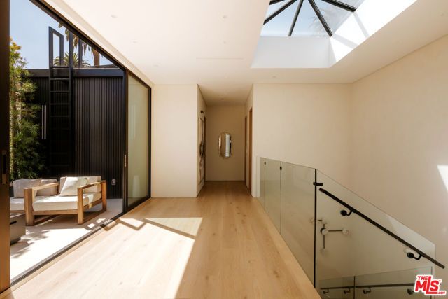 528 Marguerita Avenue, Santa Monica, CA 90402