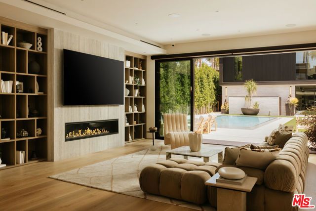528 Marguerita Avenue, Santa Monica, CA 90402