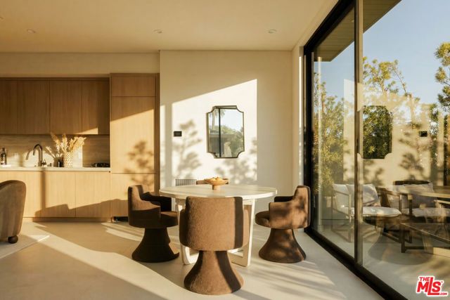 528 Marguerita Avenue, Santa Monica, CA 90402