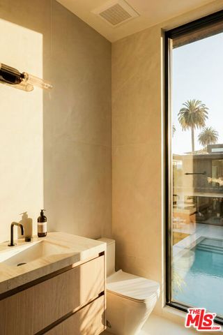 528 Marguerita Avenue, Santa Monica, CA 90402