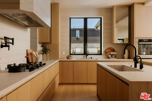528 Marguerita Avenue, Santa Monica, CA 90402